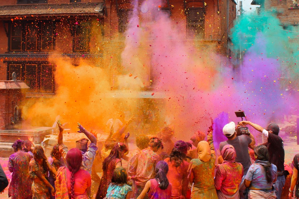 holi - Trek In The Himalayas